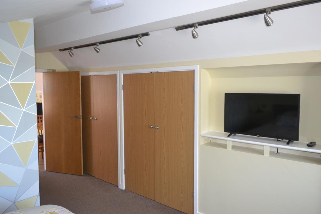 เดอะ ลอว์น ที รูม แอนด์ บีแอนด์บี Bed & Breakfast Ashcott ภายนอก รูปภาพ